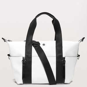 Lululemon Return to form Duffel